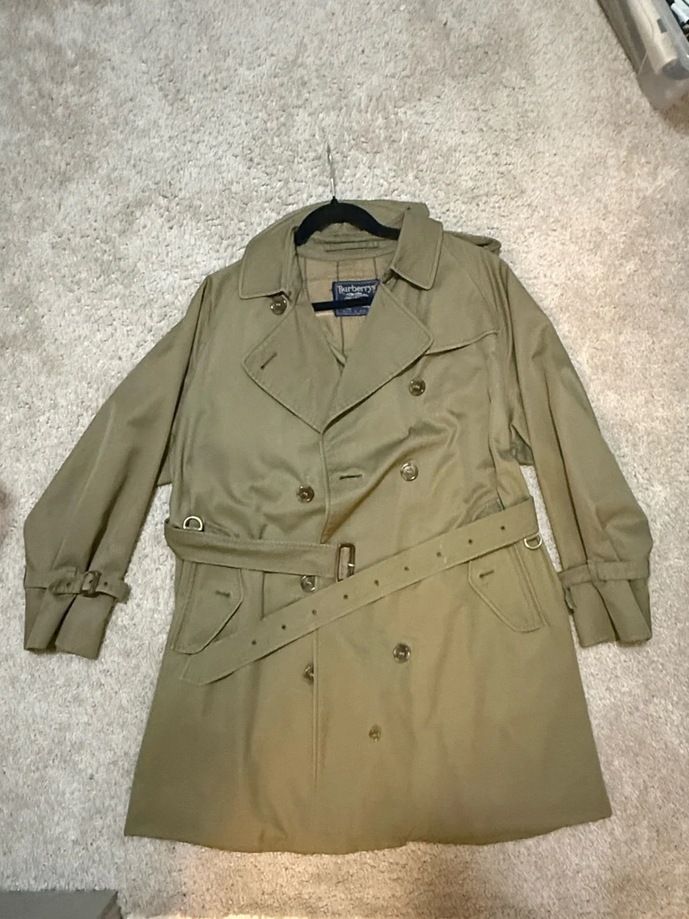 Burberry army green Women's Trench Coat with Belt - Picture 5 of 5
